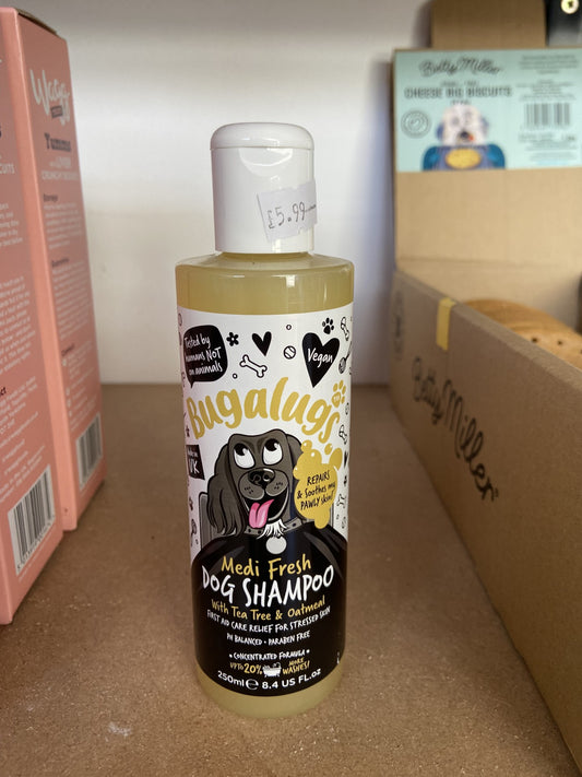 Bugalugs Medi Fresh Dog Shampoo With Tea Tree and Oatmeal 200ml